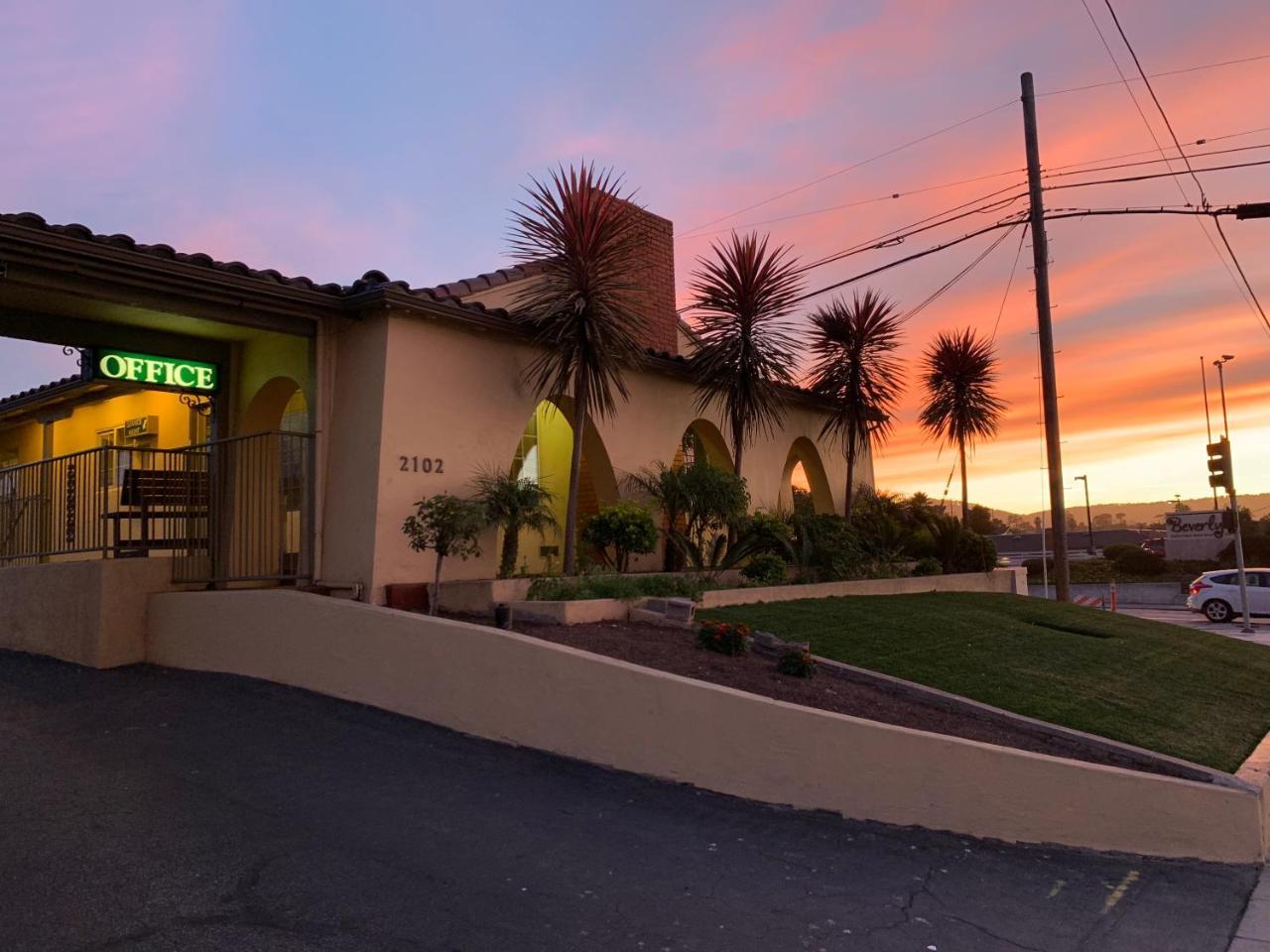 El Castell Motel Monterey Exterior foto