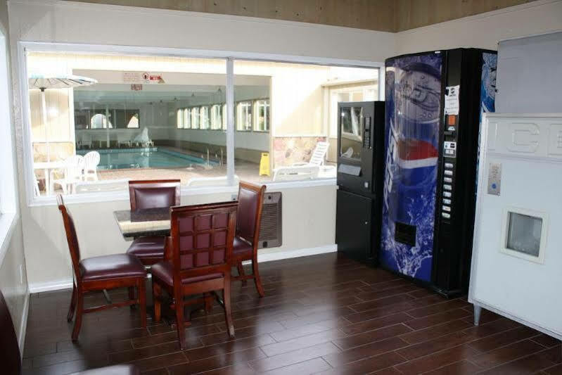 El Castell Motel Monterey Exterior foto